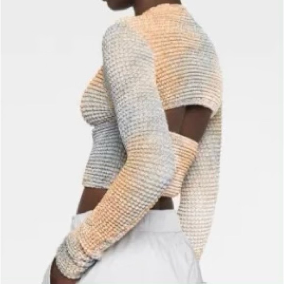 Off-White Cut Out Long-Sleeved Top - Picture 2 of 7